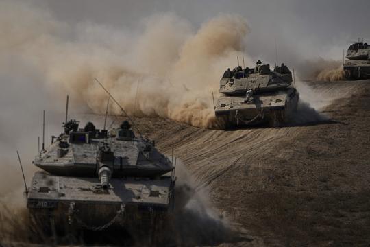 Israel mở rộng chiến dịch trên bộ, kêu gọi người dân Gaza sơ tán