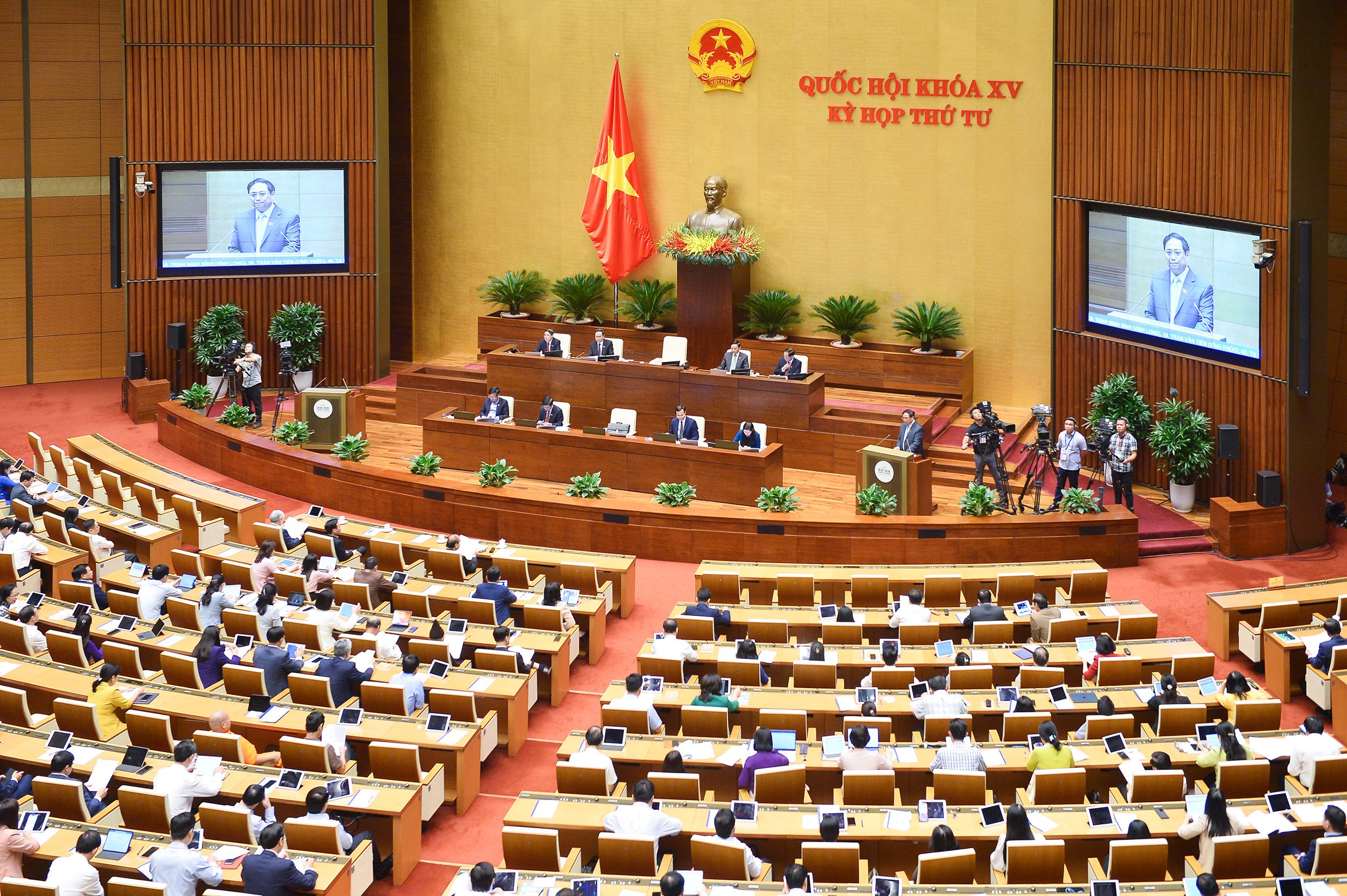 Tin nóng Quốc hội: Thủ tướng Phạm Minh Chính: Các vấn đề quốc tế phức tạp, Việt Nam “không chọn bên mà chọn công lý”