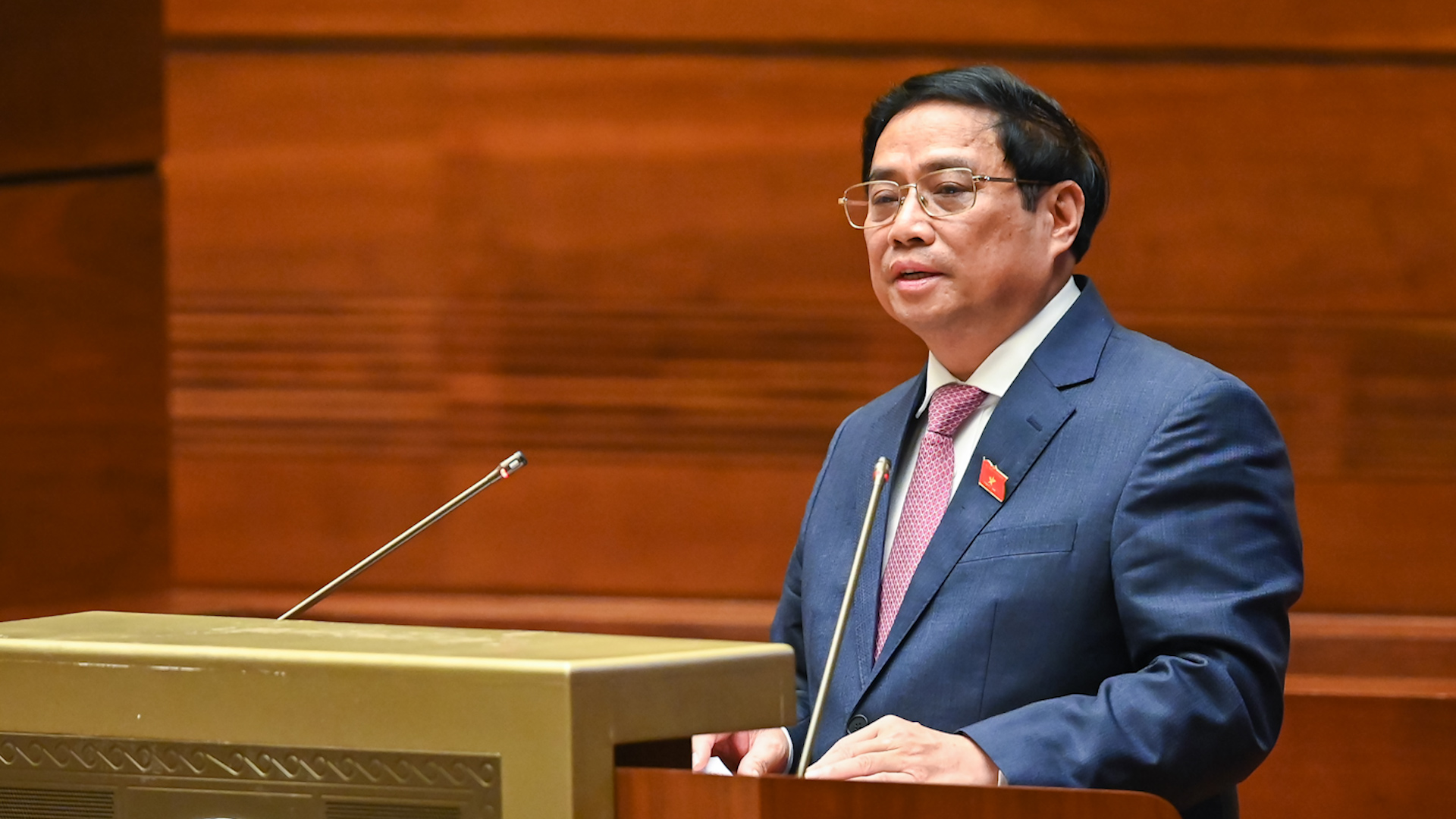 Thủ tướng Phạm Minh Chính trình bày báo cáo về KT-XH tại kỳ họp thứ 4, Quốc hội khóa XV