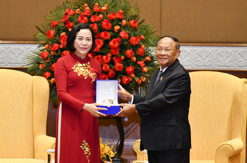 Chủ tịch Quốc hội Campuchia tiếp Chủ tịch Hội hữu nghị Việt Nam-Campuchia