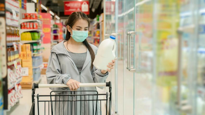 Hàng loạt hiệp hội phản đối đề xuất đưa sữa dành cho người cao tuổi vào danh sách bình ổn giá