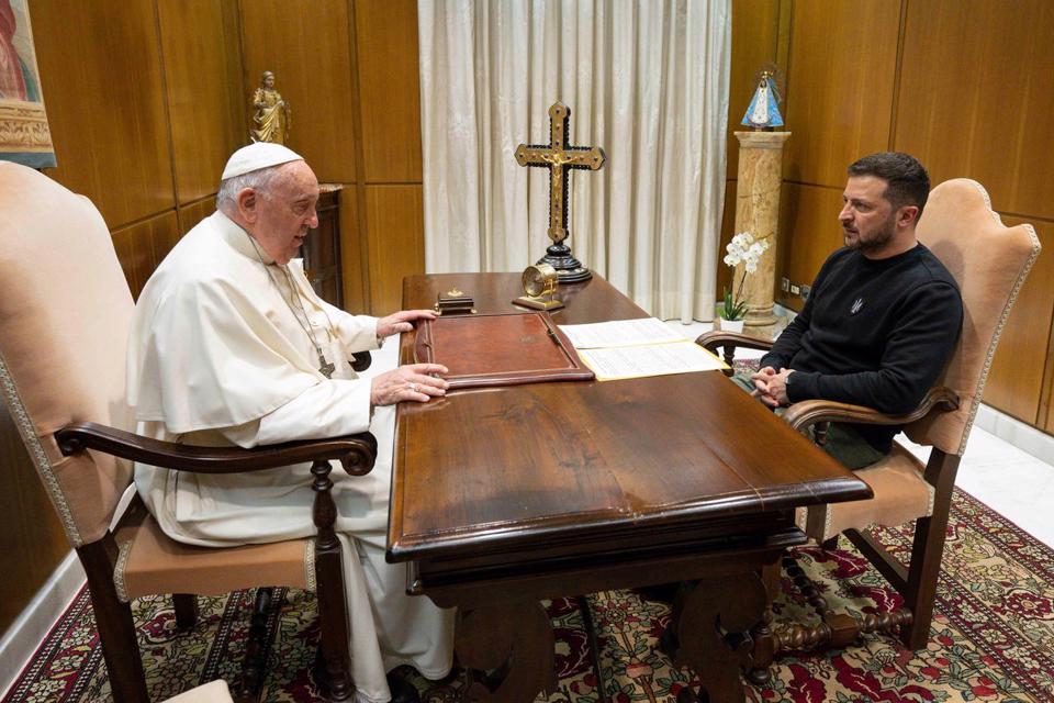 Tổng thống Ukraine từ chối đề nghị làm trung gian của Giáo hoàng