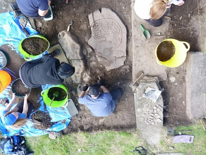 Trung Quốc khai quật hơn 1.000 cổ vật trên núi Võ Đang