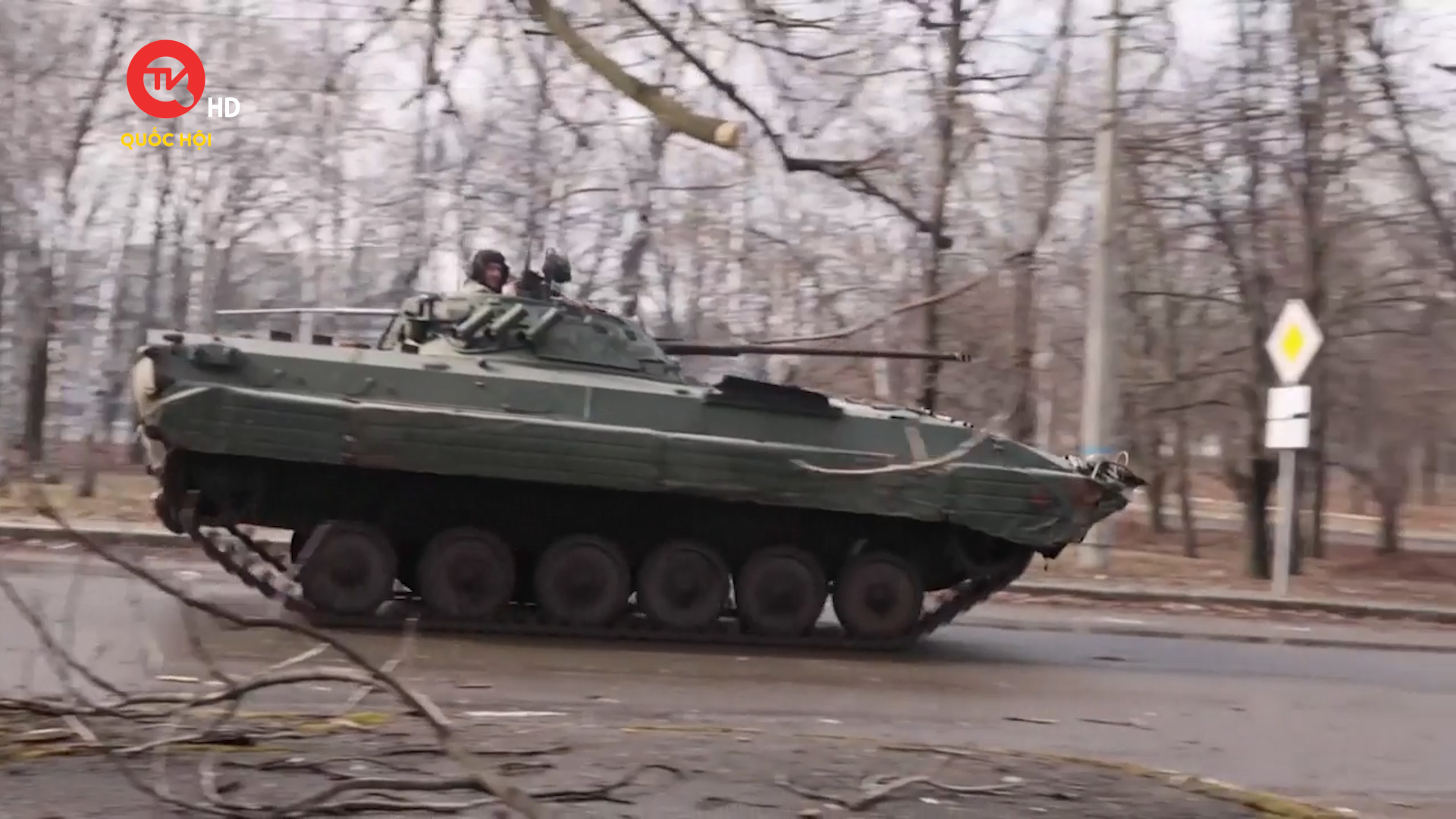 Tổng thống Ukraine thừa nhận quân đội thiếu vũ khí chiến đấu