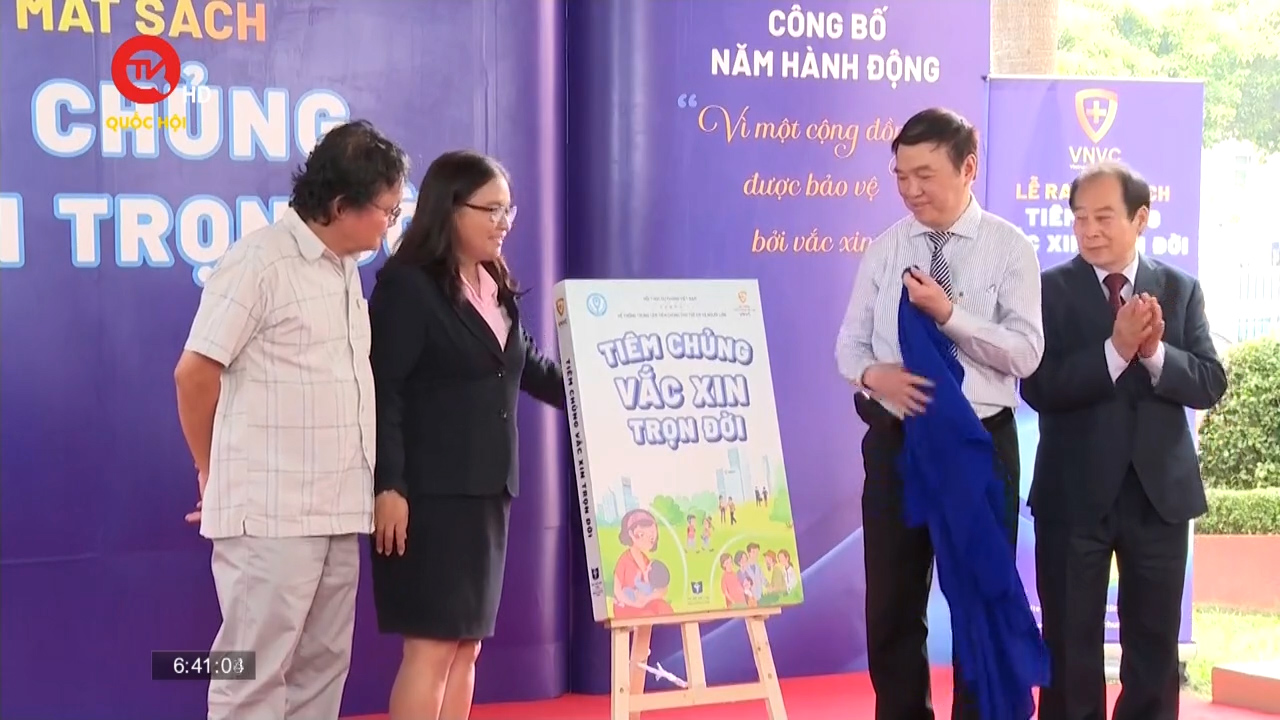 Cuốn sách đầu tiên về tiêm chủng vaccine tại Việt Nam