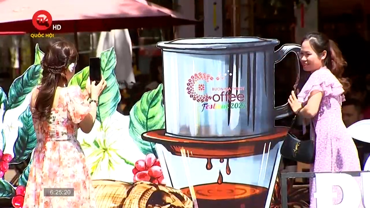 Đắk Lắk: Thưởng thức cà phê miễn phí ngày lễ hội