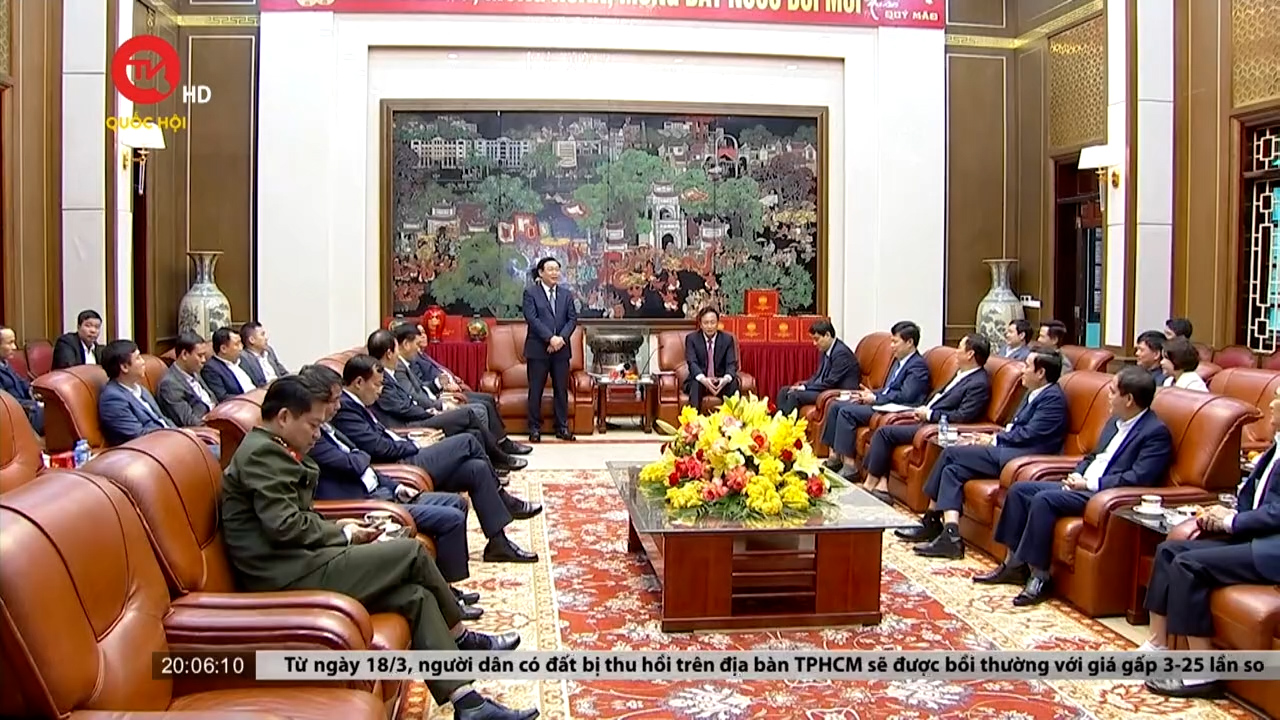 Chủ tịch Quốc hội Vương Đình Huệ nói chuyện với cán bộ chủ chốt tỉnh Hưng Yên: Gợi ý tận dụng dư địa phát triển