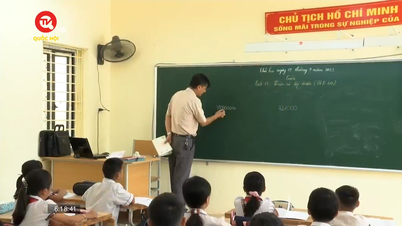 Hơn 1.000 giáo viên ở Hà Nội xin thôi việc, chuyển công tác