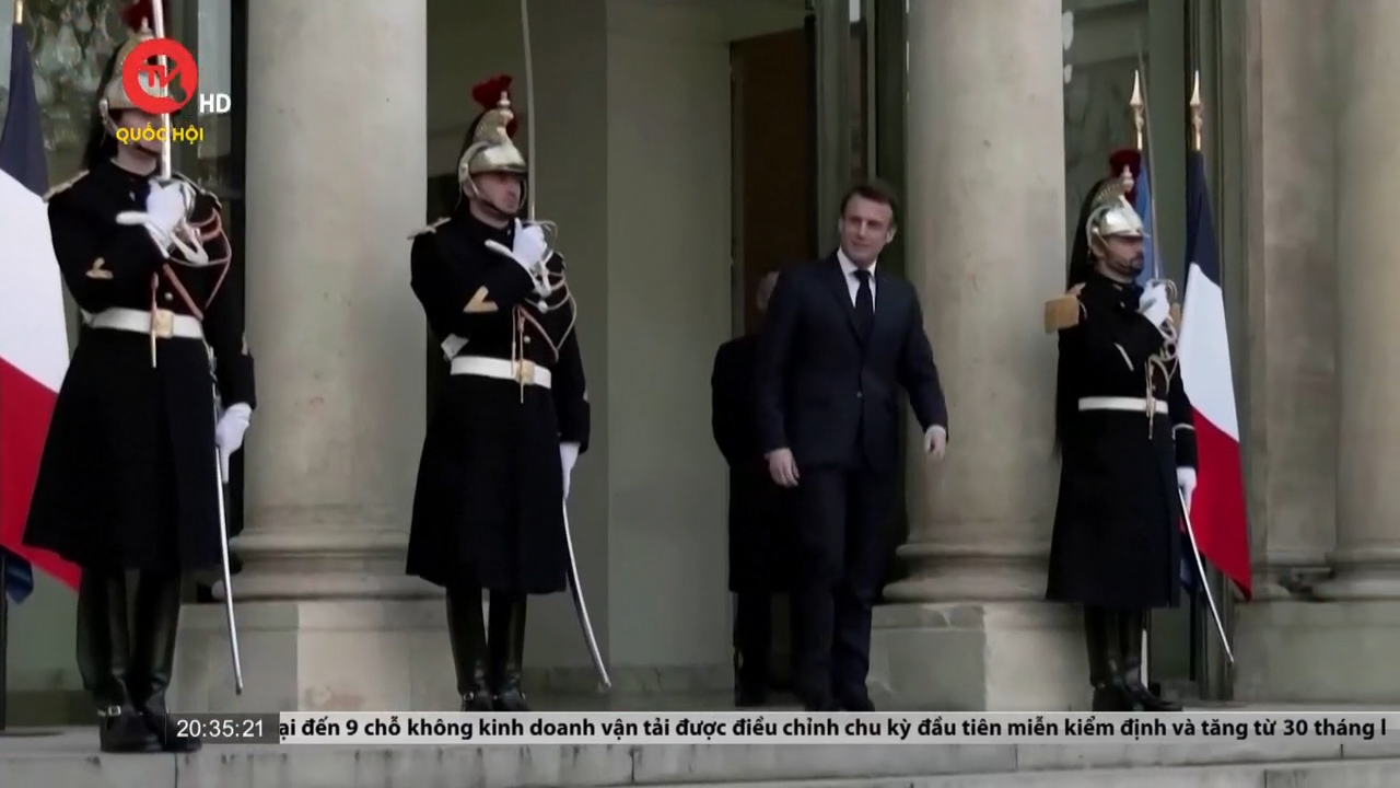 Tổng thống Pháp chuẩn bị phát biểu về cải cách tuổi nghỉ hưu