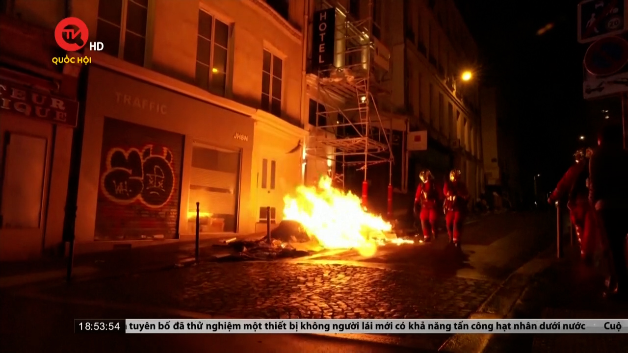 Pháp: Tòa thị chính Bordeaux bị đốt trong biểu tình phản đối cải cách hưu trí