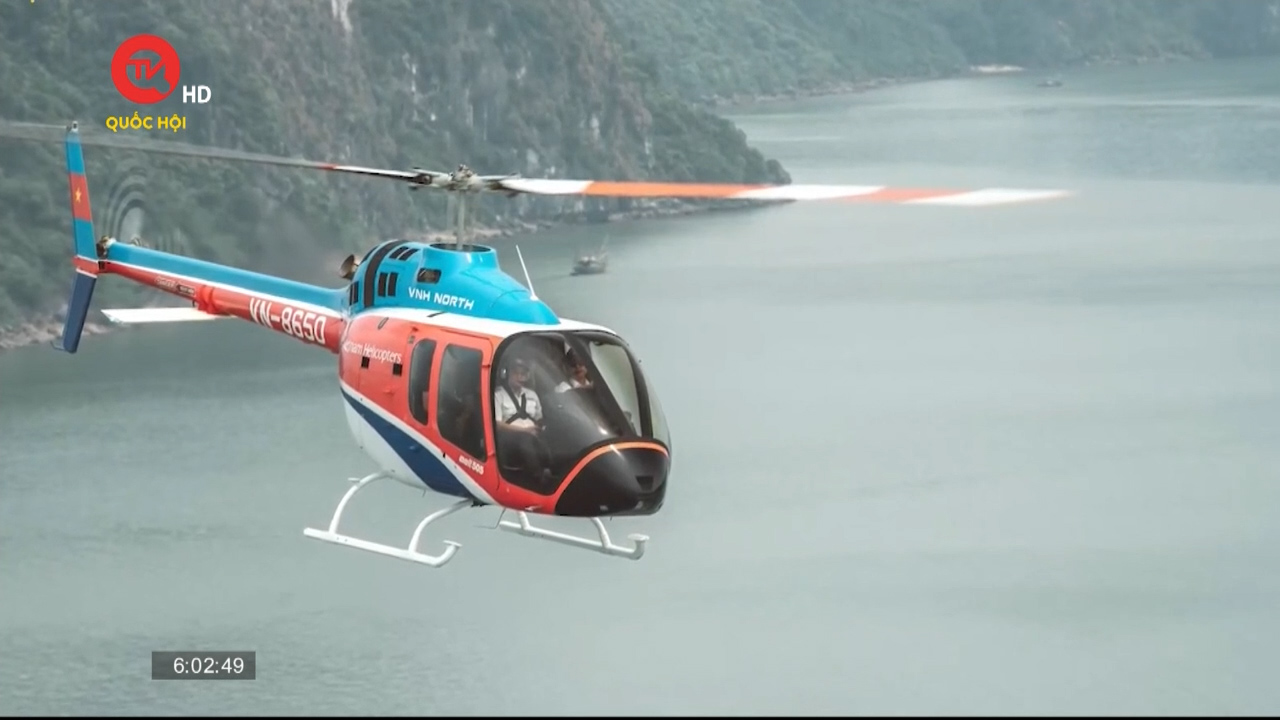 Rơi trực thăng chở khách ngắm vịnh Hạ Long, 5 người gặp nạn