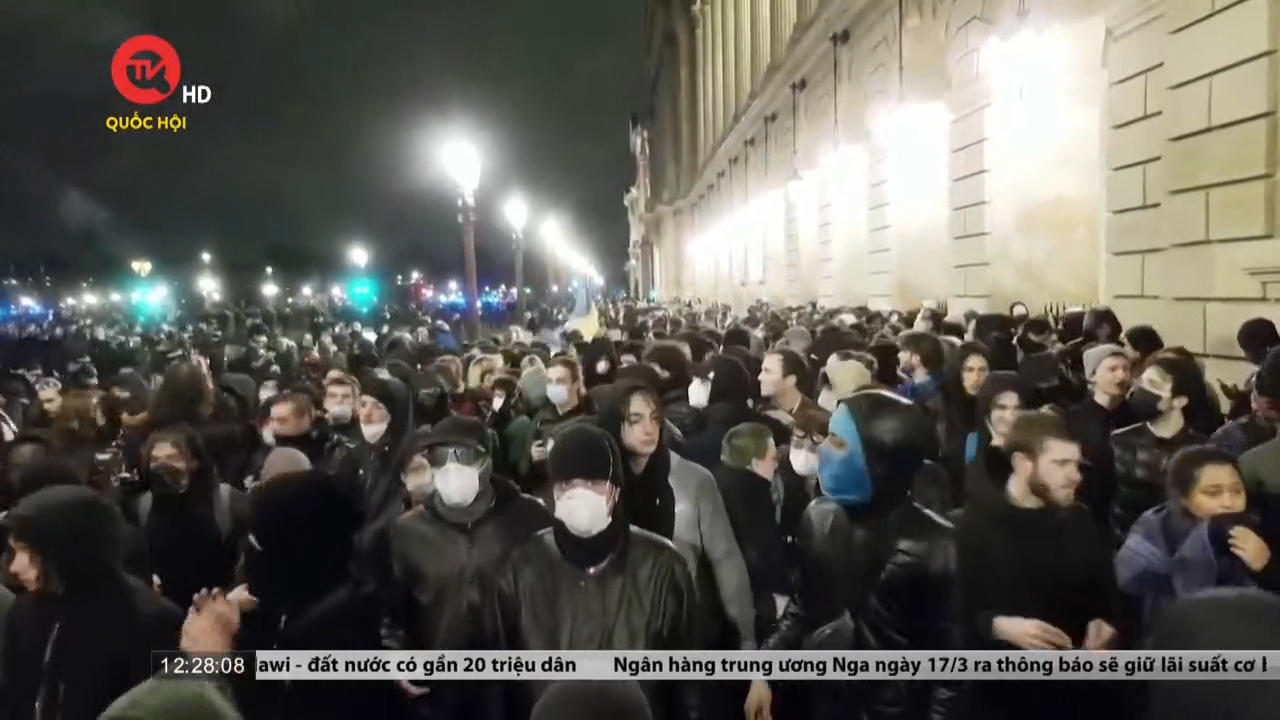 Nước Pháp bao trùm trong làn sóng biểu tình