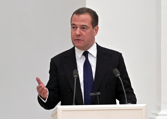 Ông Dmitry Medvedev: Mỹ và EU sẽ “ly dị”
