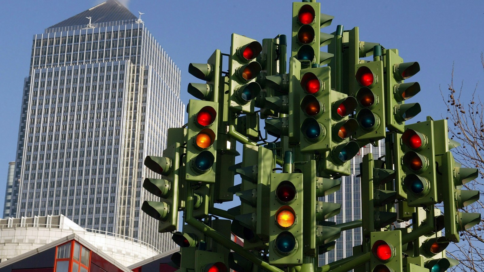 Đèn giao thông sẽ có 4 màu trắng, xanh, vàng đỏ trong tương lai?