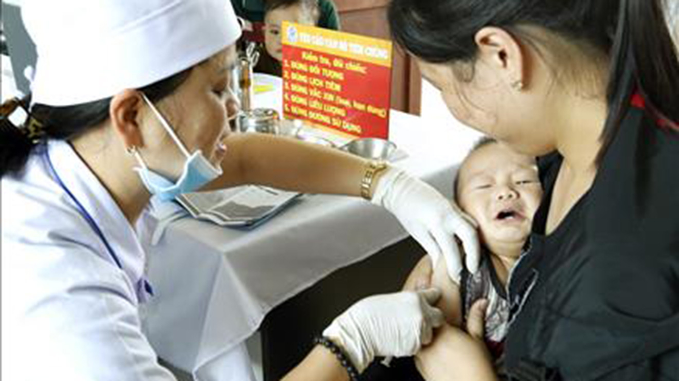 Thành phố Hồ Chí Minh đảm bảo đầy đủ vaccine trong tiêm chủng mở rộng