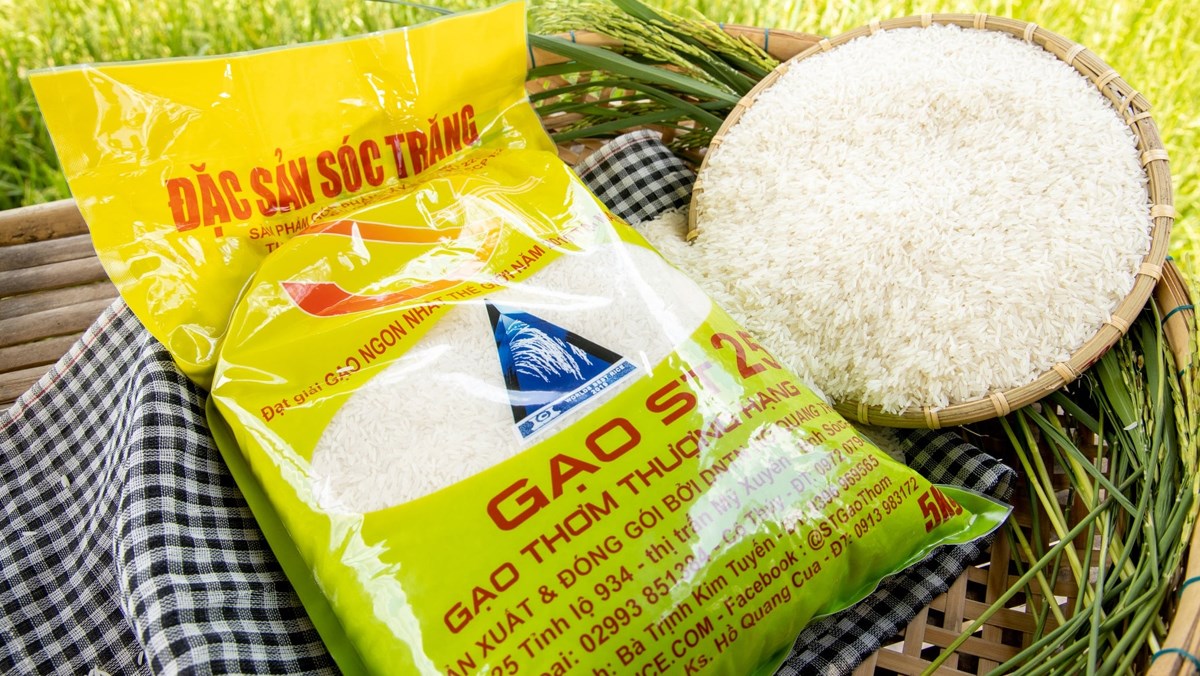 Sắp “giải cứu” xong hàng nghìn tấn lúa Việt Nam ngon nhất thế giới bị ế