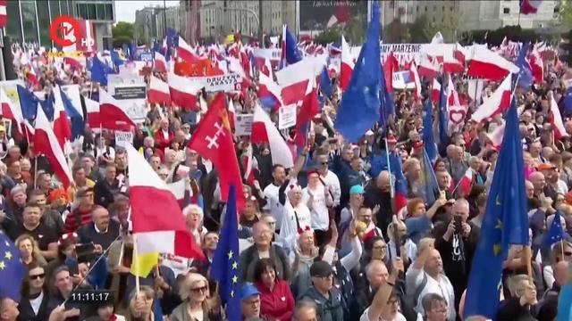 Gần một triệu người biểu tình phản đối chính phủ Ba Lan