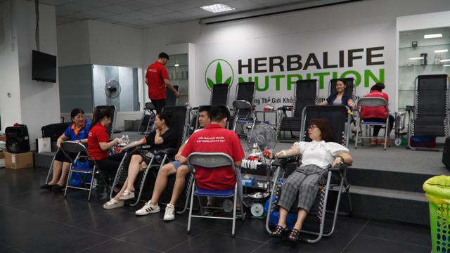 Thành viên độc lập và Nhân viên Herbalife Việt Nam tham gia hiến hơn 280 đơn vị máu
