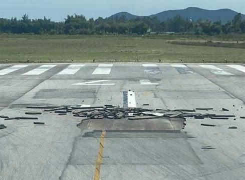 Bộ GTVT yêu cầu xác minh nguyên nhân nứt đường băng sân bay Vinh
