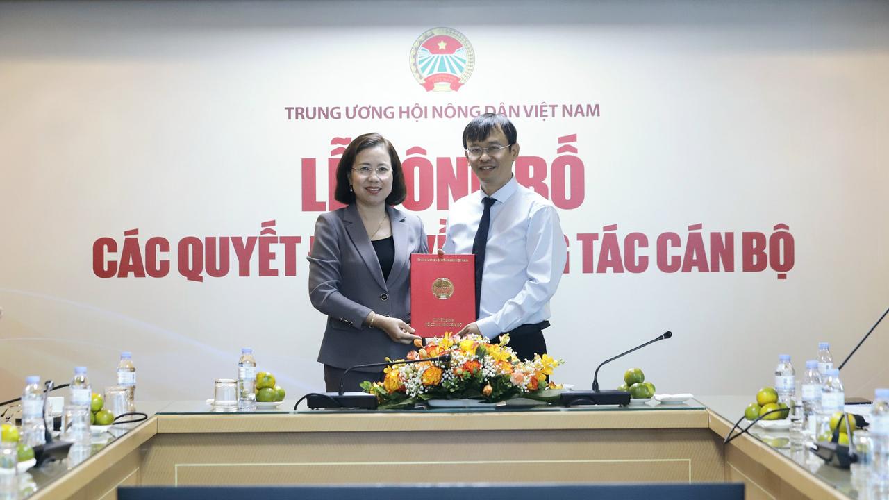 Nhà báo Nguyễn Văn Hoài được bổ nhiệm giữ chức vụ Tổng Biên tập Báo Nông thôn Ngày nay/Điện tử Dân Việt
