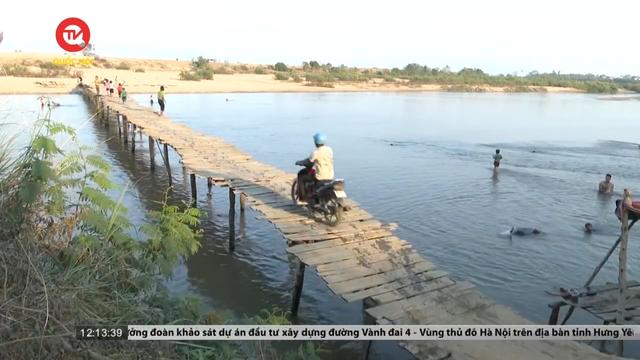 Lão nông ở Gia Lai gần 10 năm làm cầu bắc qua sông Ba