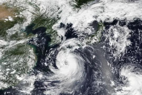 Hàn Quốc ban bố tình trạng khẩn cấp ứng phó với bão Khanun
