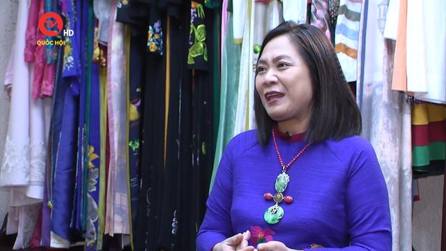 Trò chuyện đầu xuân: Nghệ nhân ưu tú – nhà thiết kế Lan Hương  giữ hồn Việt qua tà áo dài