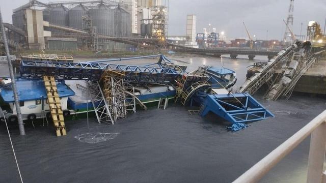 Va chạm tàu khiến 46m cầu cảng ở Cái Mép - Thị Vải bị gãy sập
