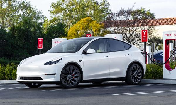 Tesla triệu hồi gần hết xe điện tại Mỹ