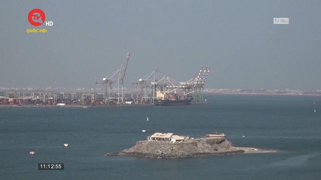 Houthi tuyên bố mở rộng phạm vi tấn công tàu thương mại