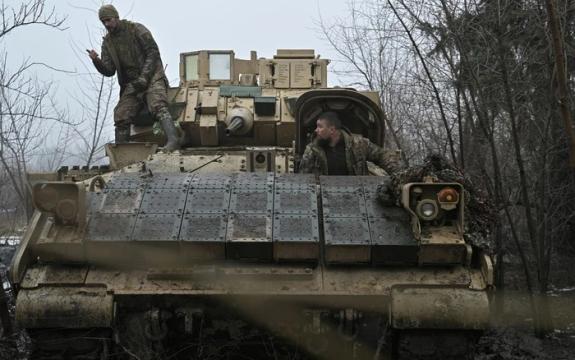 Ukraine rút quân khỏi thị trấn chiến lược Avdiivka 