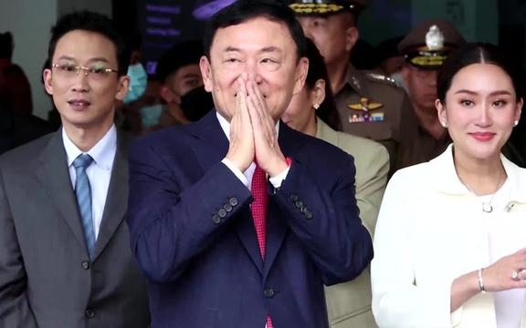 Ông Thaksin có thể được ân xá đầu năm sau
