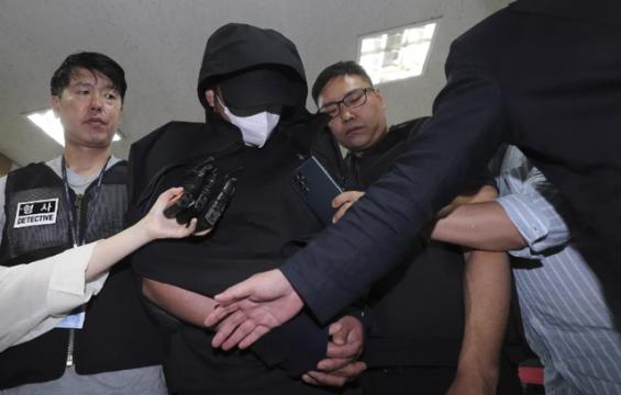 Thanh niên Hàn Quốc bị phạt tù vì tìm cách mở cửa thoát hiểm máy bay

