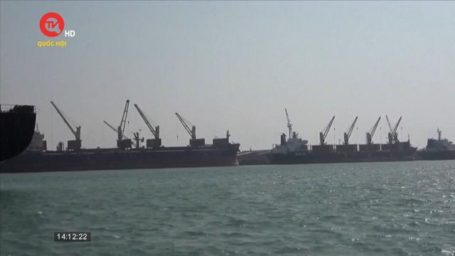 Houthi tấn công tàu thương mại Israel