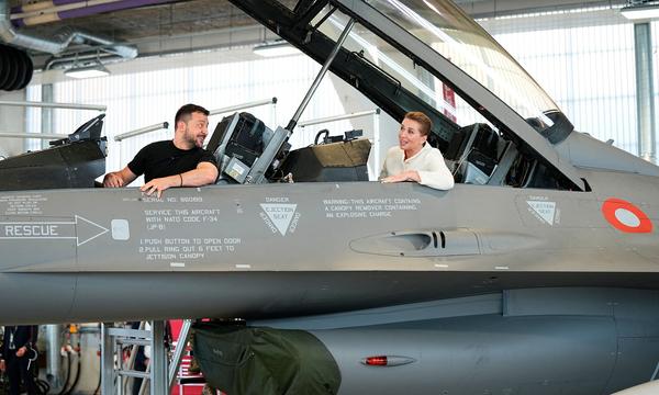 Hà Lan, Đan Mạch cam kết cung cấp máy bay chiến đấu F-16 cho Ukraine
