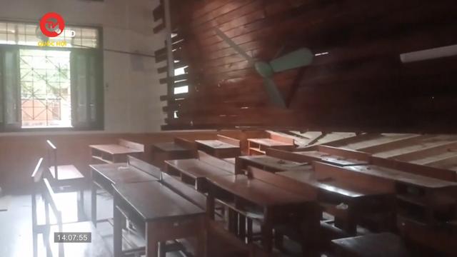 Sập trần trường học, 8 học sinh bị thương