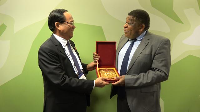 Phó Chủ tịch Quốc hội Trần Quang Phương gặp Tổng thư ký IPU bên lề IPU-148