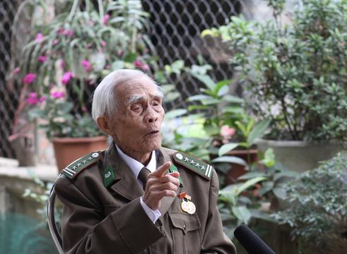 Nhân chứng cuối cùng của Đội Việt Nam Tuyên truyền Giải phóng quân - Đại tá Hoàng Long Xuyên từ trần
