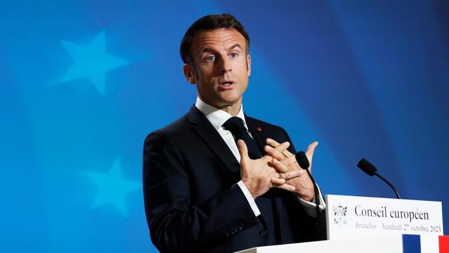 Tổng thống Pháp hứa đưa quyền phá thai vào hiến pháp
