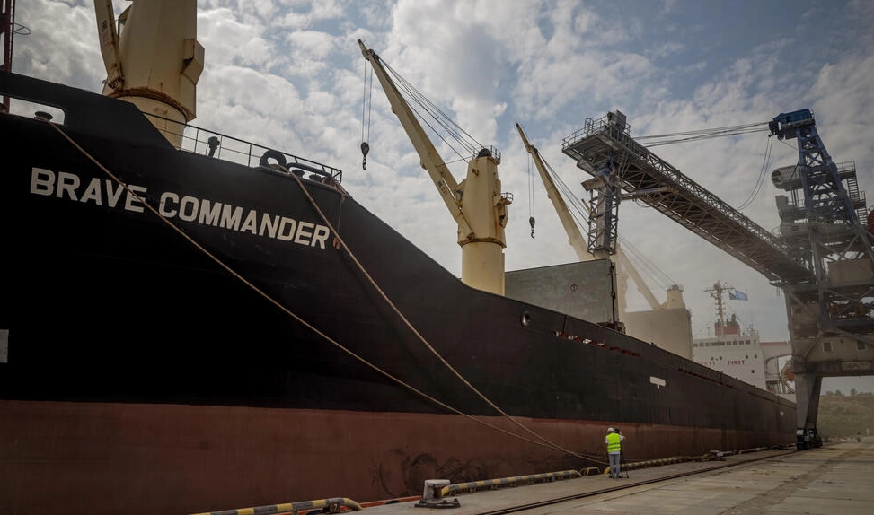 Tàu của Liên Hợp Quốc chở ngũ cốc Ukraine viện trợ châu Phi chuẩn bị rời cảng
