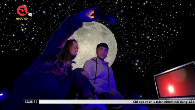 Triển lãm nghệ thuật mặt trăng 3D ở Chile 