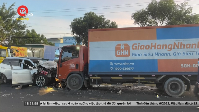 7 người thương vong trong vụ ôtô tải va chạm xe con ở Lâm Đồng