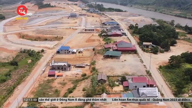 Làm nhà “trọn gói” để hỗ trợ di dân ở Lào Cai 