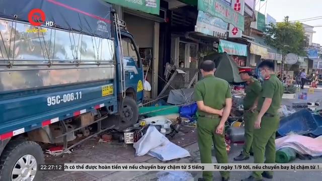 Quảng Ngãi: Xe tải lao vào nhà dân, 2 người tử vong 