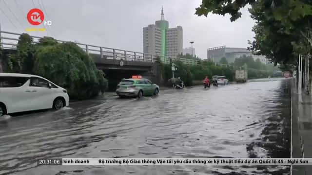 Trung Quốc nâng mức ứng phó khẩn cấp lũ lụt ở nhiều khu vực 