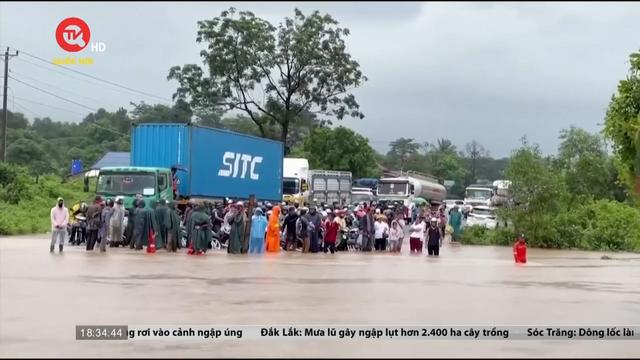Mưa lớn gây lũ lụt ở miền nam Campuchia 