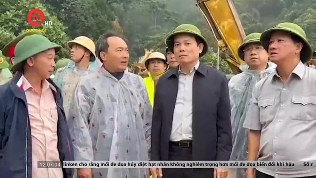 Phó Thủ tướng Chính phủ Trần Lưu Quang kiểm tra hiện trường vụ sạt lở đèo Bảo Lộc 