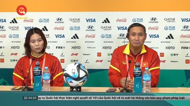 Đội tuyển bóng đá nữ Việt Nam chiến đấu vì màu cờ sắc áo 