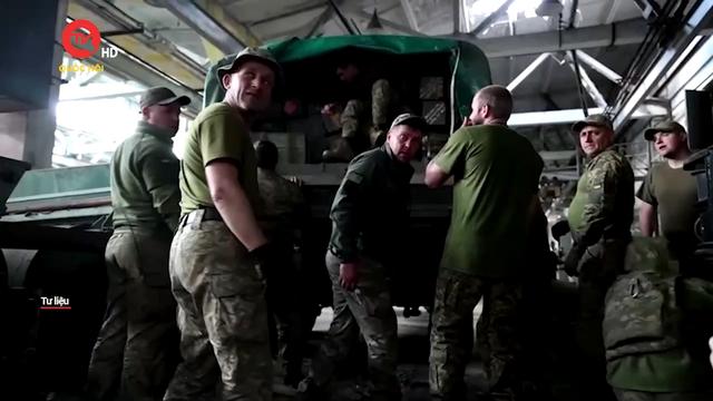 Xung đột leo thang, Nga kêu gọi lính Ukraine hạ vũ khí