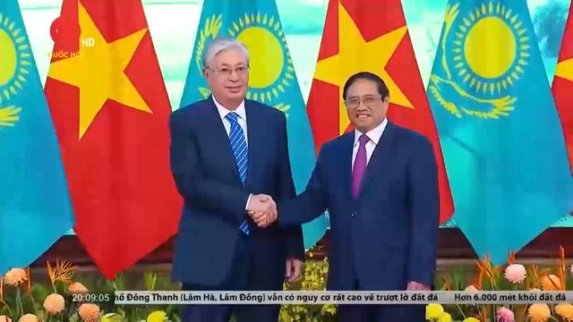Thủ tướng hội kiến Tổng thống Kazakhstan